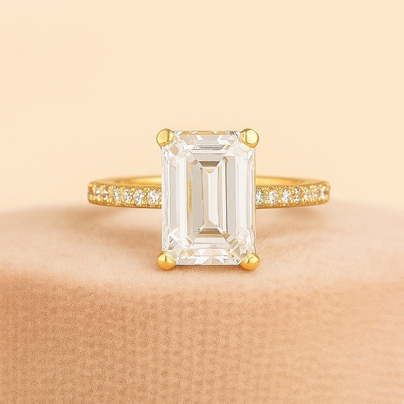 8ct D VVS1 Platinum Emerald cut Moissanite Ring - Picture 11 of 11